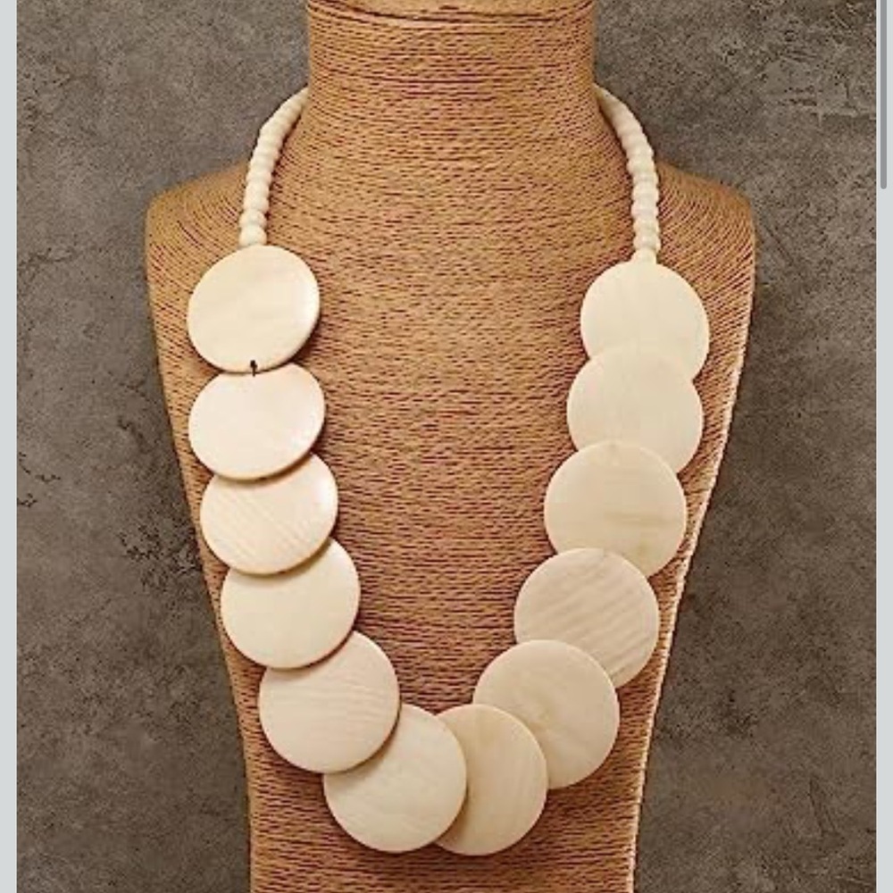 Chic Cream Disc Necklace